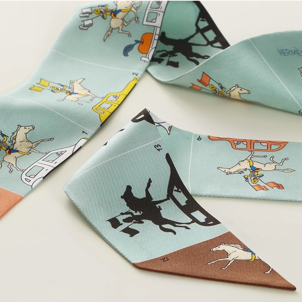 HERMES NEW TWILLY PARADE HORSE CLASSIC SILK SCARF - Picture 2 of 7